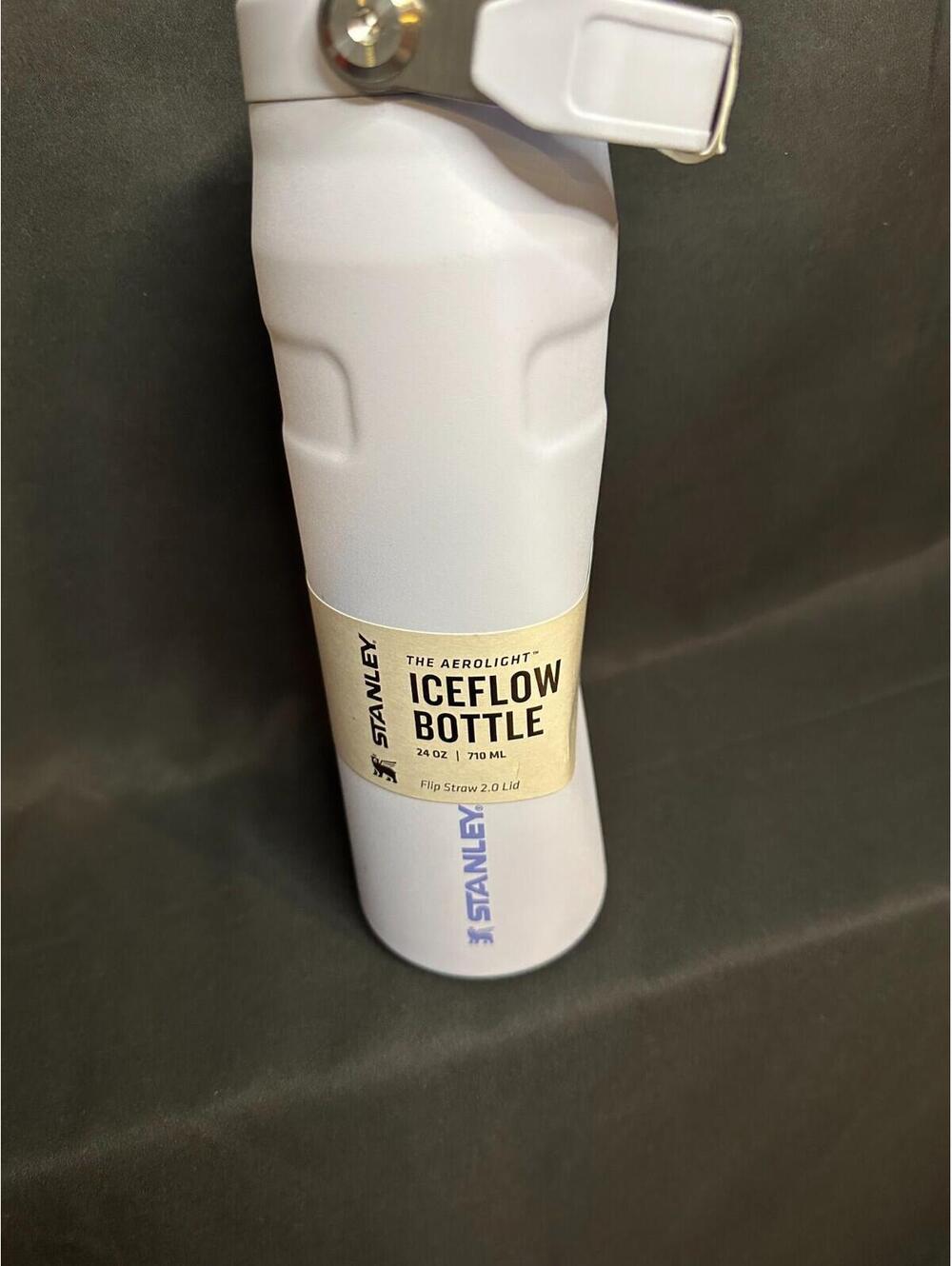 Stanley IceFlow Bottle- 24 oz 'The Aerolight' (Large Dent)